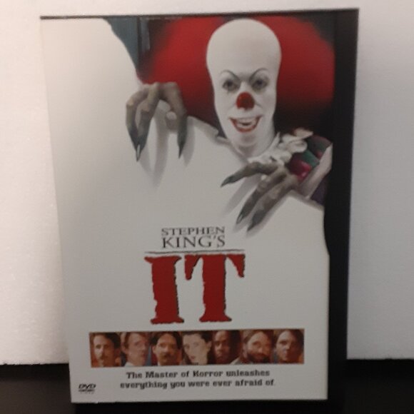 Horror DVD Bundle (Carrie/Children Of The Corn/Pet Sematary/Misery/IT) - Picture 5 of 16